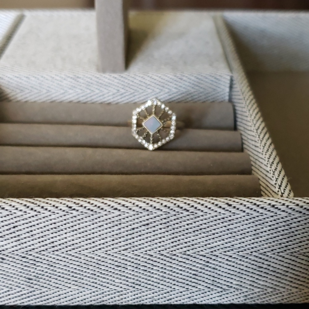 Chloe +Isabel Ring, size 7